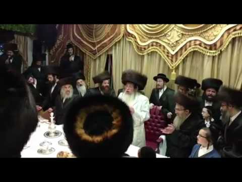 Simchas Beis Hashoeva With Tosher Rebbe - 2016 | שמחת בית השואבה בסוכת כ״ק האדמו״ר מטאהש