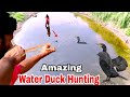 Black Water Duck Hunting With Slingshot! Very Hard to Catch!