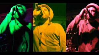 NATTY COMBO - EN LLAMAS - Aunque se