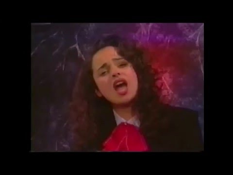 Karina Moreno - No Me Olvides (Video Oficial)