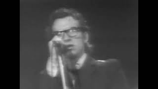 ELVIS COSTELLO - I'm Not Angry - LIVE VIDEO WITH ALBUM AUDIO.