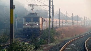 preview picture of video 'Cleanest Train of WCR led by dirty GZB WAP-7 Shaan-E-Bhopal Express'