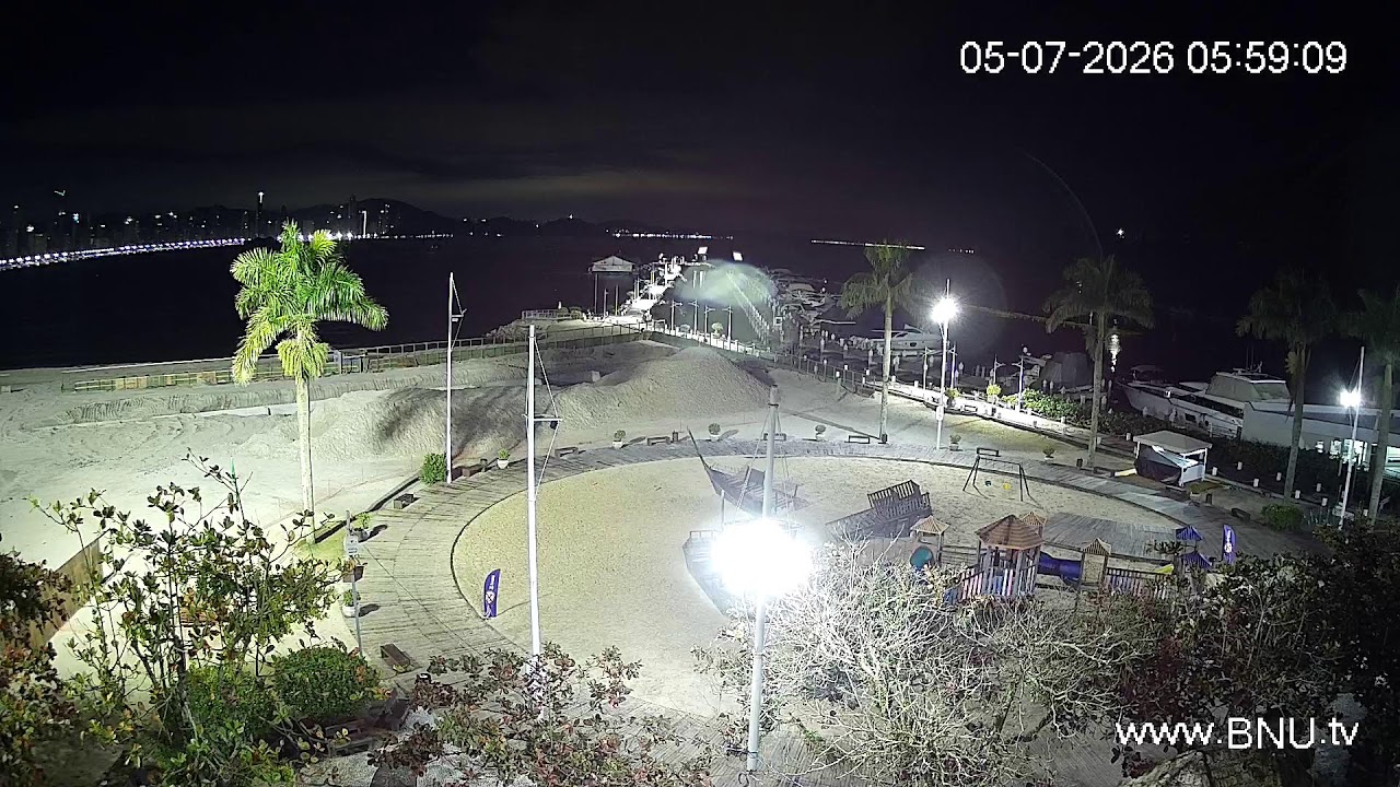 Live webcam view of Marina de Barra Sul y el skyline