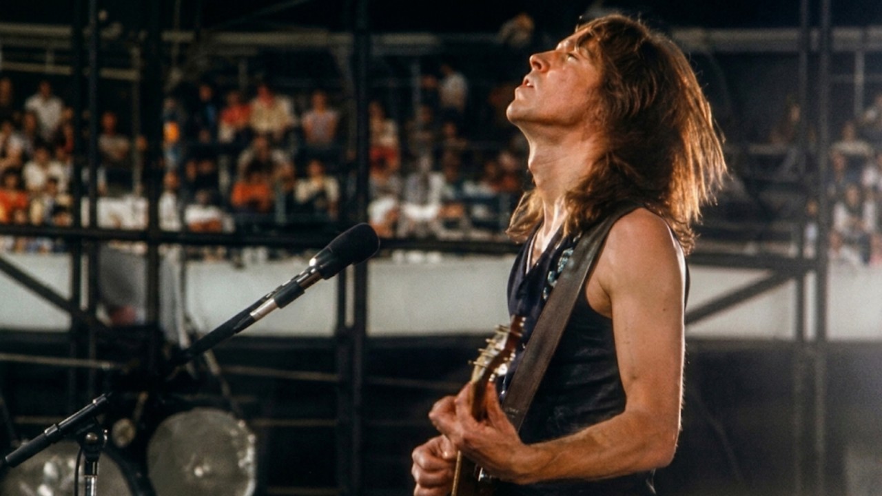 Tom Scholz's Twin-Guitar Precision | Boston - Rock And Roll Band Live 1979 - YouTube