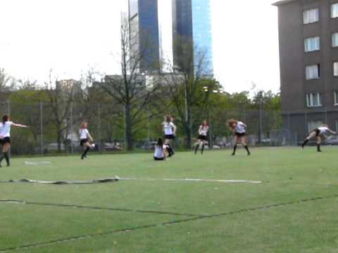 G5 jalgpalli tantsutüdrukud