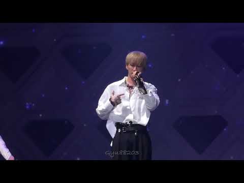 190827 blond hyukjae ~Sweater&Jeans etc ~“The D&E” in JAPAN