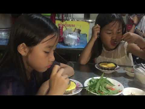 Eating Grilled Eggs And Boiled Eggs - Cheap Night Street Food In Phnom Penh Video