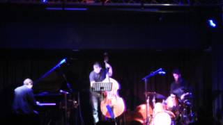 Lajos Tóth Trio   Prelude to a kiss