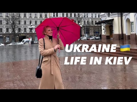 Ukraine 🇺🇦Life in Kiev. December 23, 2025. The Streets of Kiev, Ukraine. Streets Scenes.