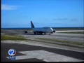 Delta Airlines Emergency landing at Midway island ...