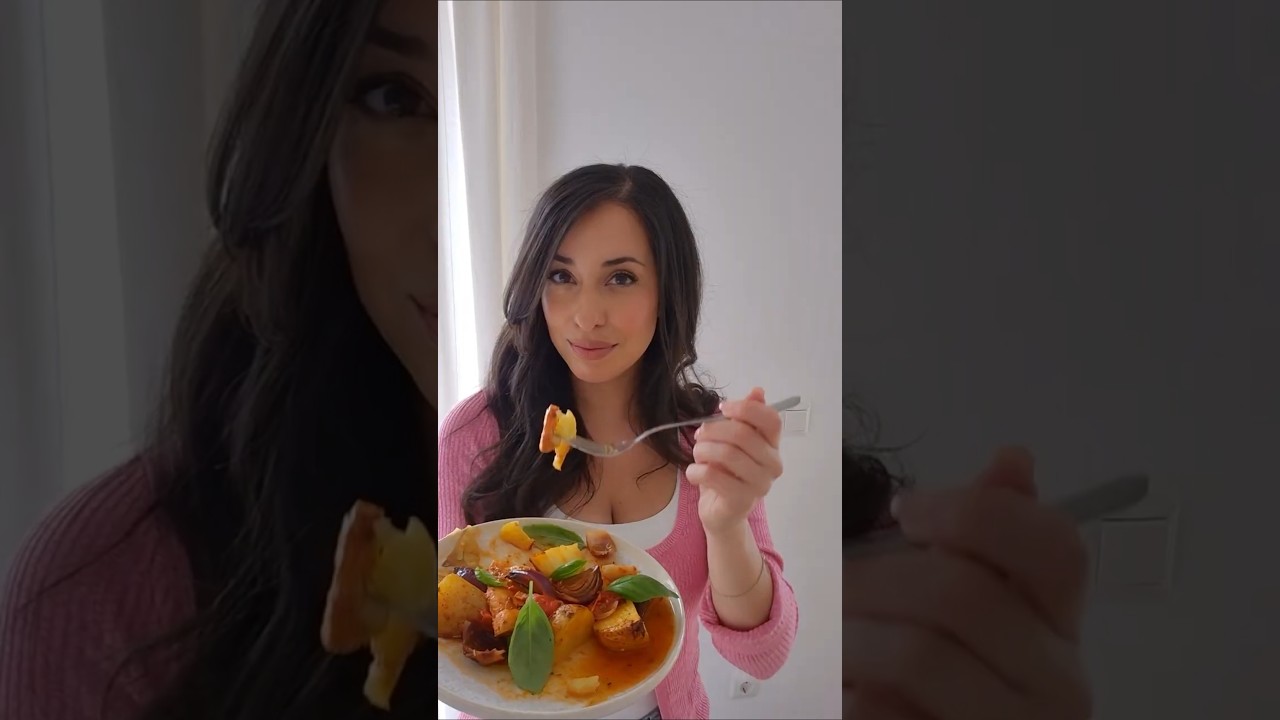 YouTube-Video: Mediterranes Ofenhähnchen mit Kartoffeln & Tomaten – Einfaches Blechgericht