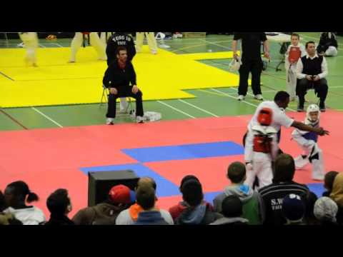 London International Open Taekwondo Championship 2012 - Jon vs Danial