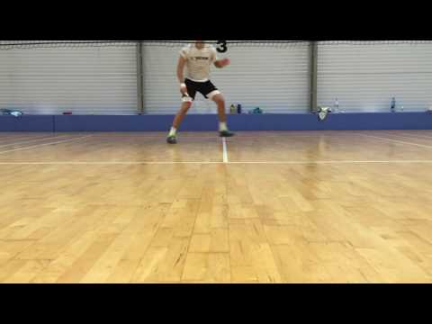 Wie viel läuft ein Badmintonspieler?