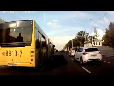 Viral Video UK: Car gets totalled on Russian motorway