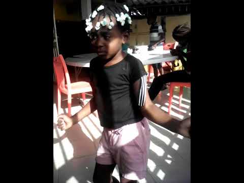 Tchobolito feat. Ary