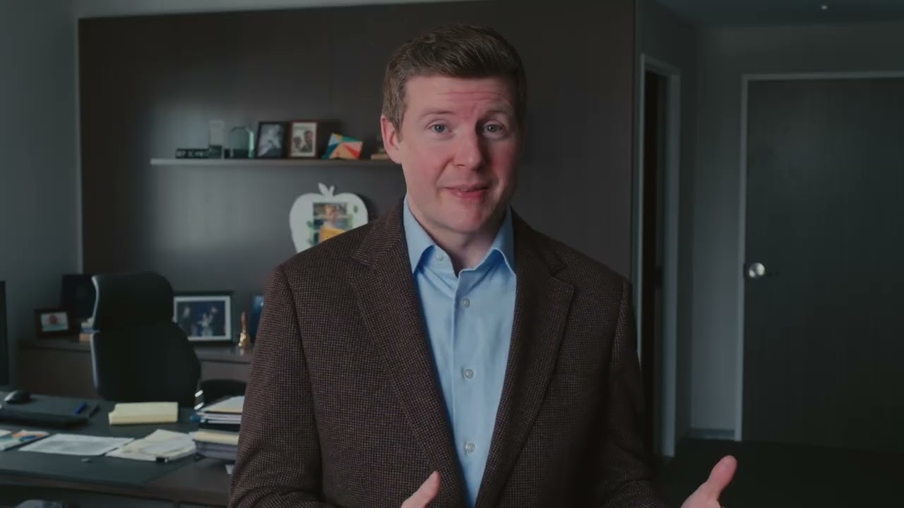 El Honorable Sean Scanlon, Contralor del Estado de Connecticut