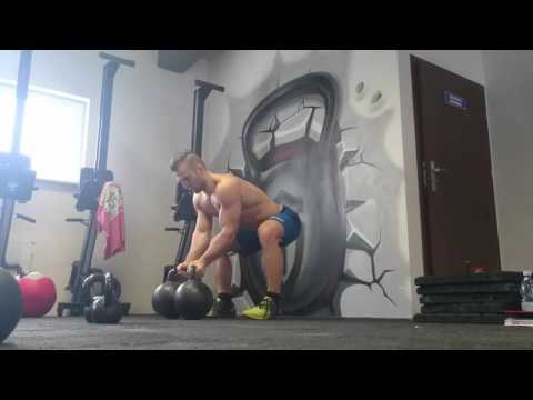 Double front squats 2x48 kettlebells