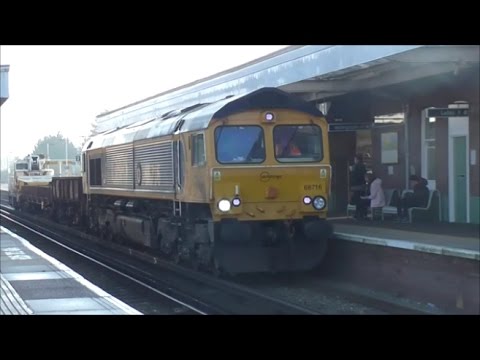 66716 (7G01 Clapham Junction-Eastleigh) @ Barnham - 22/1/17