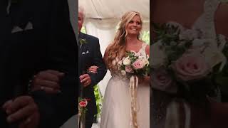 Download lagu BLIND FATHER ESCORTS EMOTIONAL BRIDE Down the Aisle! #shorts #bride mp3