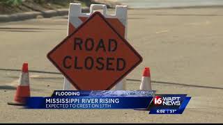 Vicksburg fights back flooding from Mississippi River