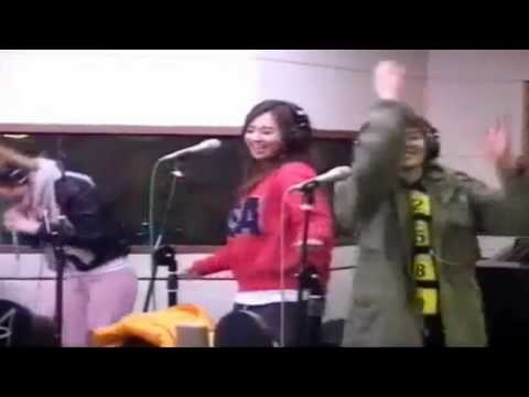 SNSD doing the fanchant