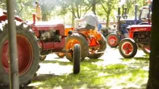 preview picture of video 'Oldtimershow Lepelstraat 2013 oldtimers auto's brommers trekkers'