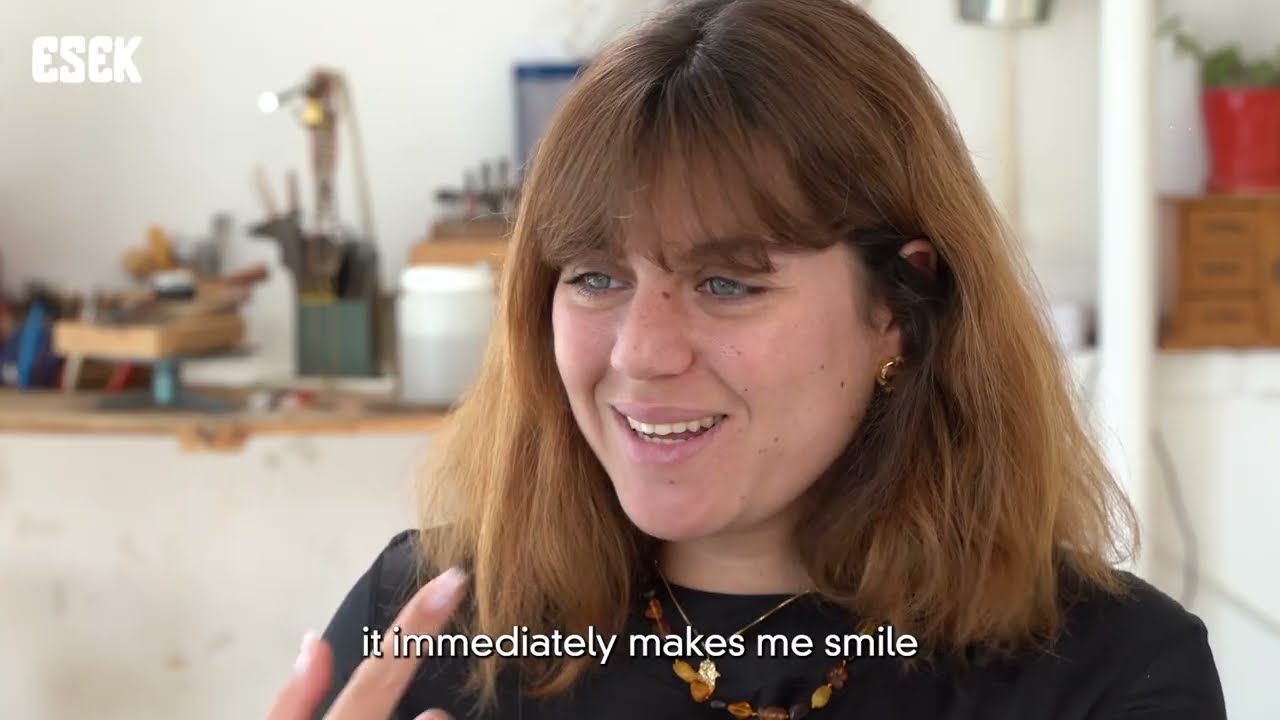 An entrepreneur speaking in her studio in the About ESEK video