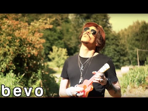 LIGABOOE - Mi hanno detto che... (Parodia Ligabue)