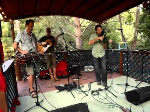 Joe Turman jaming with Druha Trava