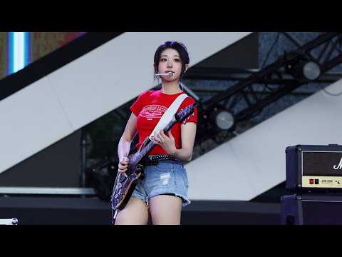 260814 QWER - 'CEREMONY' 히나 직캠 @전주얼티밋뮤직페스티벌2026 #qwer