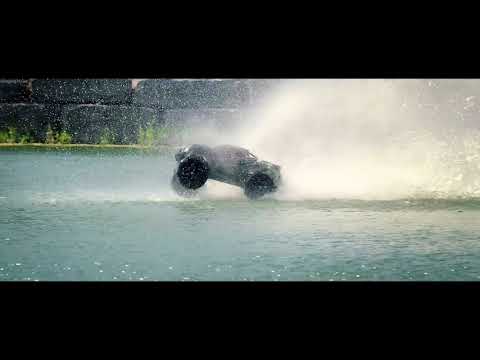 Traxxas X-Maxx Hydroplane Water Crossing rc car on water driving on water