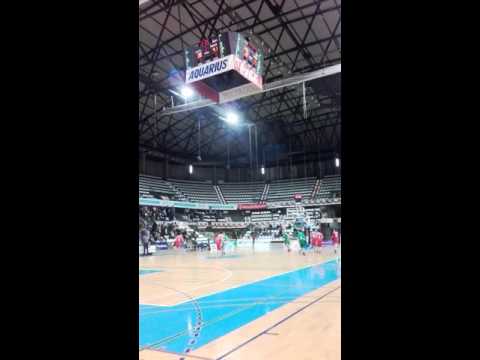 Partidet de basquet del Grau Castello i basquet onda al descans del Amics del Básquet vs Prat