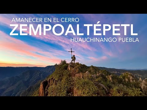 Amanecer en el Cerro Zempoaltépetl en el Pueblo Mágico de Huauchinango en Puebla