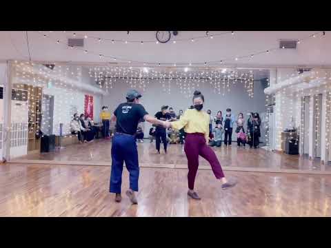 Jerry&Nanassi Lindyhop Class in SwingFriends
