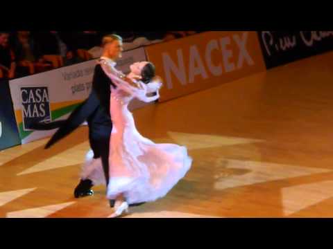 Cambrils 2013 Youth Final - Dominykas Granskas & Kotryna Petrosiute - solo english waltz