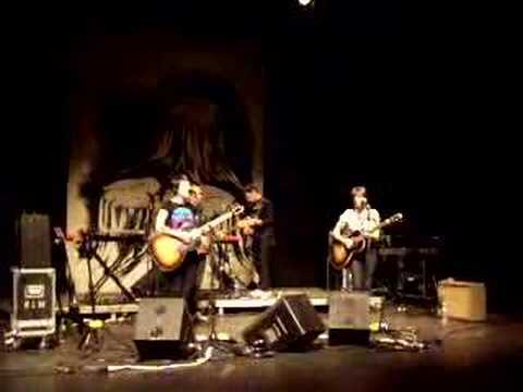 Tegan And Sara -I Bet it Stung -Pumphouse