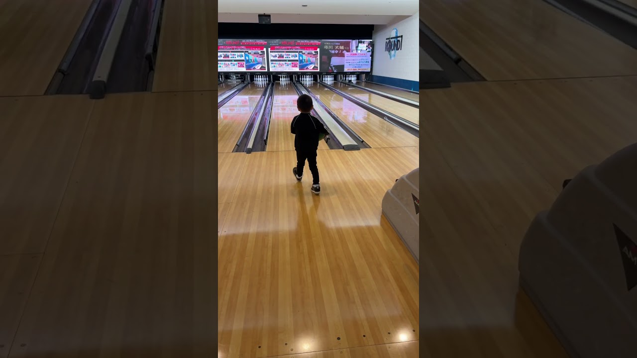 ボウリングでノリノリ🎳😂