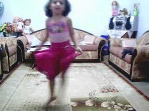 RÜVEYDA YÜKSEL 4,5 YAŞINDAYIM SEDA ABLA SANA HİTABEN OYNUYOR