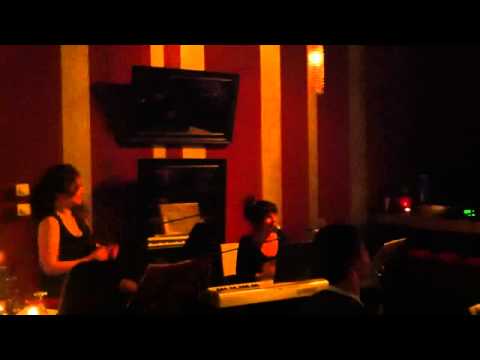 Refren "Me koyrases" by Sofia Vossou