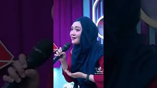 Download lagu Sulis Cinta Rasul Yaa toyibah mp3 Download lagu Sulis Cinta Rasul Yaa toyibah mp3