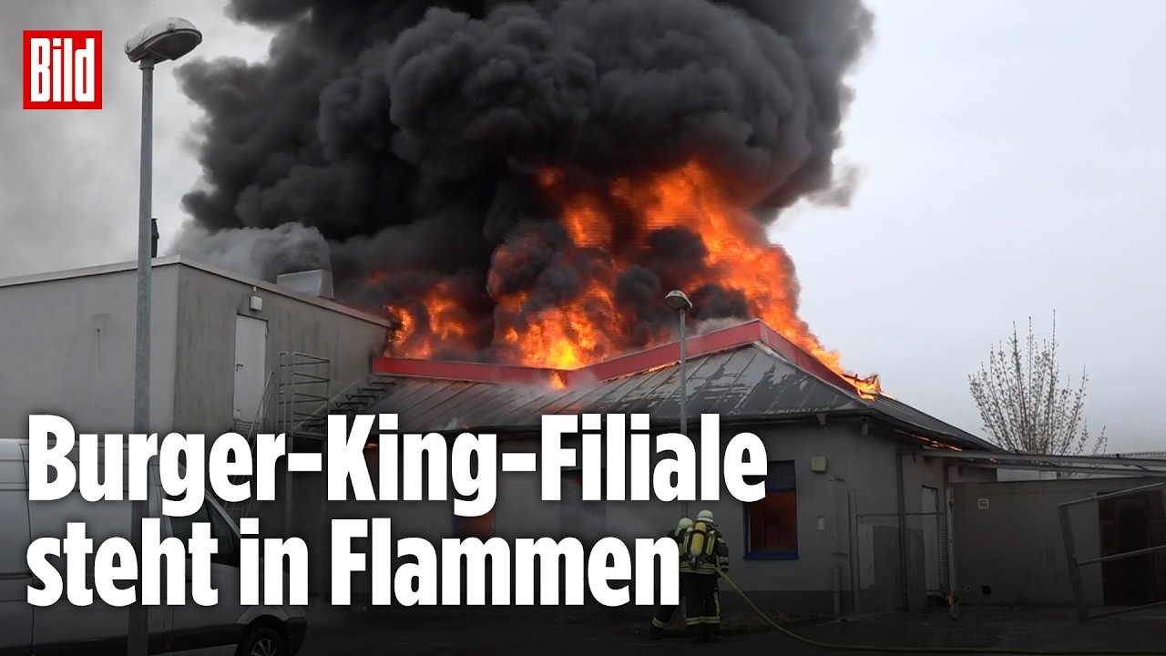 Großeinsatz in Hagen: Leerstehende Burger-King-Filiale in Brand