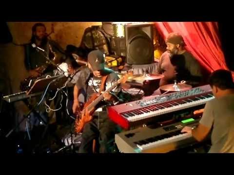 Victor Bailey & Peter Horvath (keyboards solo) 