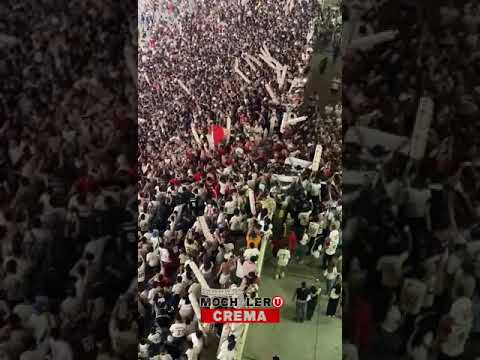 "NADA SE COMPARA COMO ESTA HINCHADA *TRINCHERA (U) NORTE* UNIVERSITARIO #viral #youtubeshorts #shorts" Barra: Trinchera Norte • Club: Universitario de Deportes • País: Peru