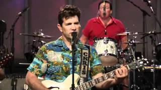 Chris Isaak - Somebody&#39;s Crying (Live in the Studio)