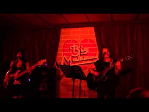 Trouble (Cold Play) - Performed by FADE - acoustic version