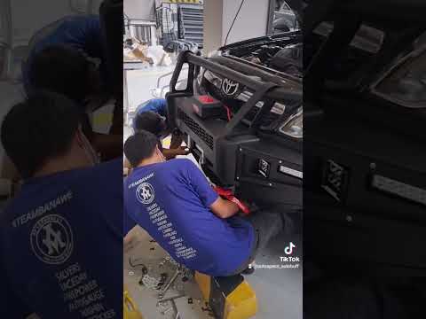 SR Bruiser front bumper with SR Classic winch installation on the Toyota Hilux Vigo ⚡️