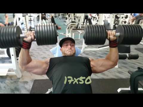 Kraftausdauer - Ein Beispielsatz Kurzhantelschrägbankdrücken mit BioTechUSA Athlet Michael Blum