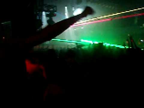 Carl Cox drops the tune of the season at Space Ibiza 2008
