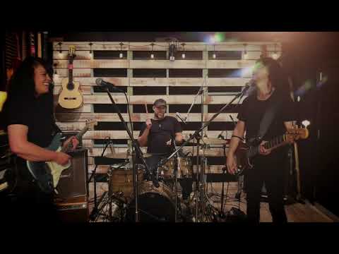 Respect yourself, The Staple Singers -Cover by Karen Lee Andrews. Production by Martinez Productions