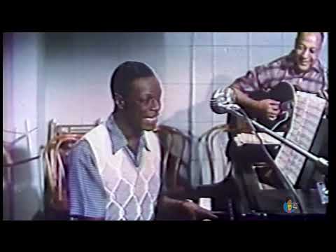 Nat "King" Cole - Straighten Up and Fly Right (1955)